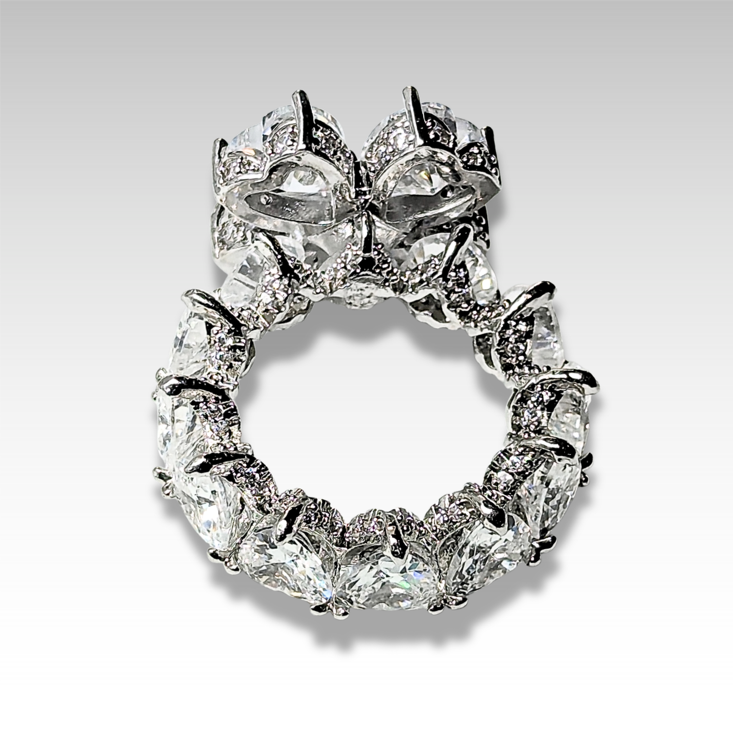 Signature Icy Clover Ring Frost