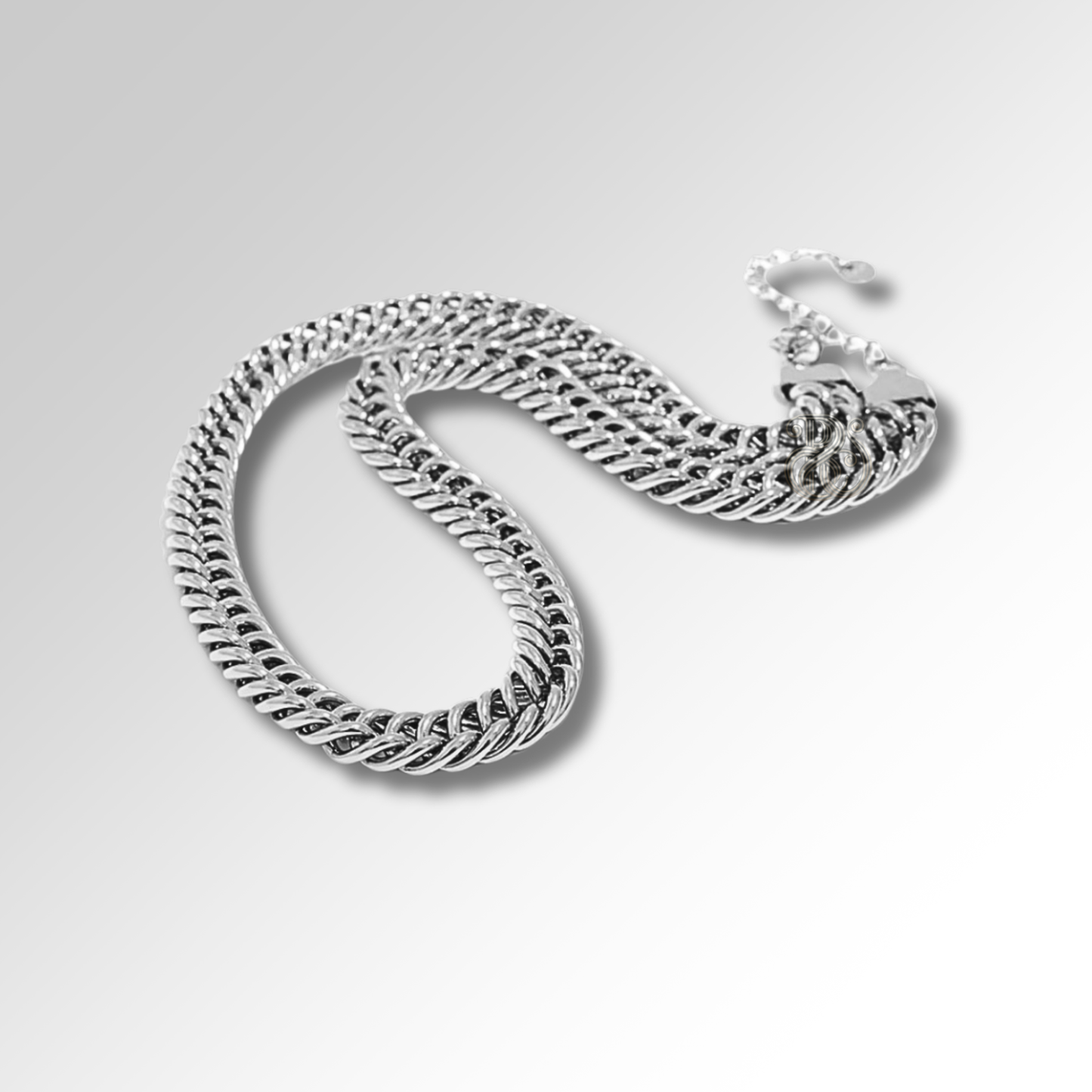 Gilded Strength ~A blend of power and gold-plated elegance~