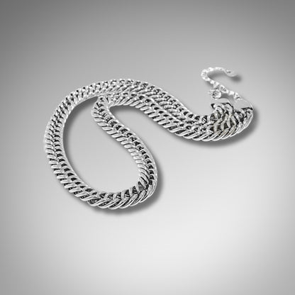 Gilded Strength ~A blend of power and gold-plated elegance~