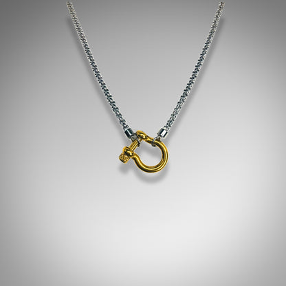 Horseshoe Lariat