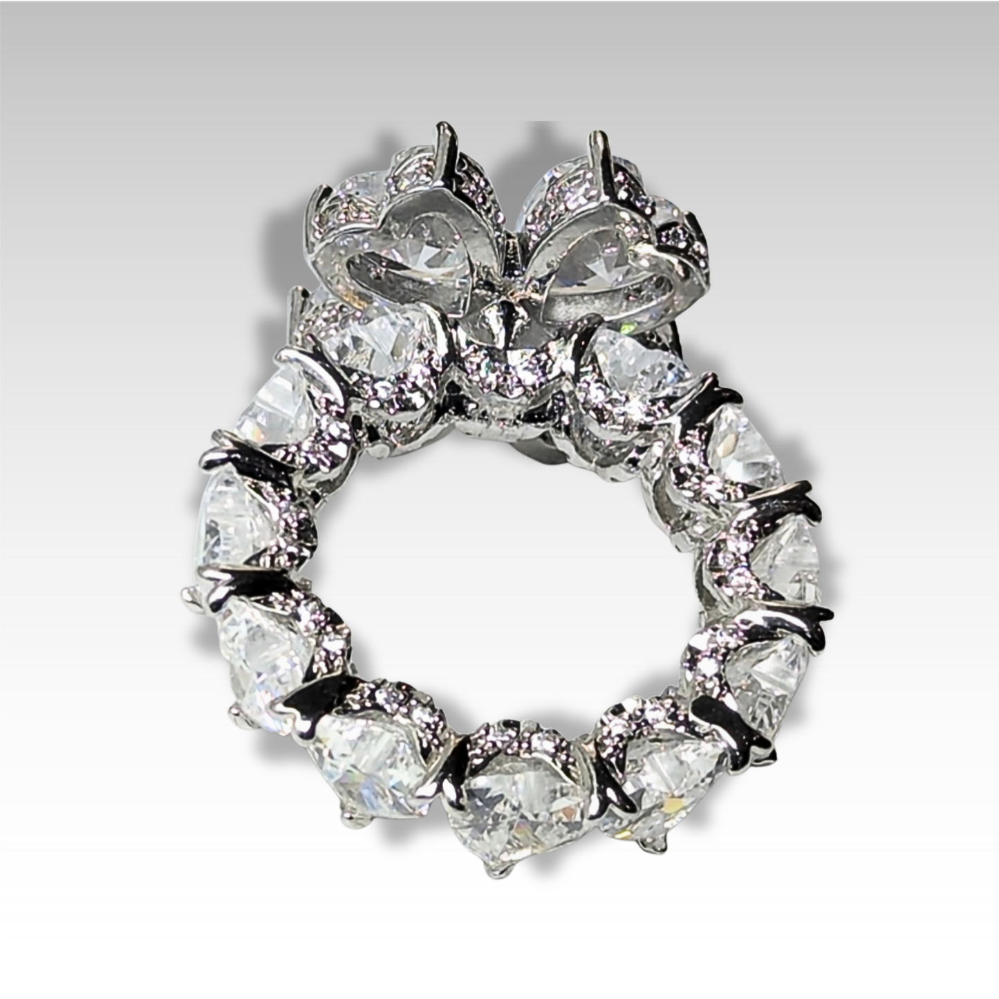 Signature Icy Clover Ring Frost