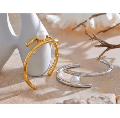 Lustrous Frame Cuff