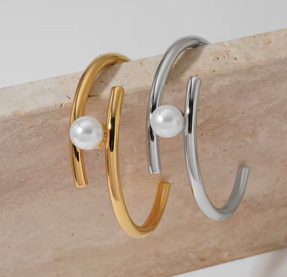 Lustrous Frame Cuff