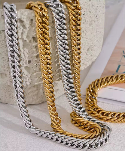 Gilded Strength ~A blend of power and gold-plated elegance~